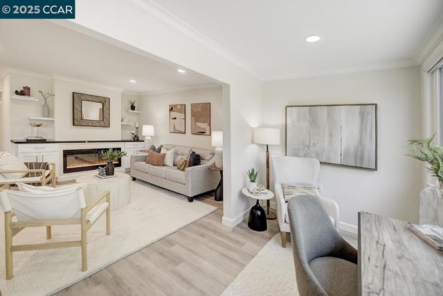 1459 Rockledge Ln, Walnut Creek CA: https://media.crmls.org/mediaz/f45f2dae-029f-4a15-9687-601b7b2c6a53.jpg