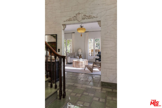 540 Mount Washington Drive, Los Angeles CA: https://media.crmls.org/mediaz/f45ffa23-831e-4158-92ad-0f27d3032fa9.jpg