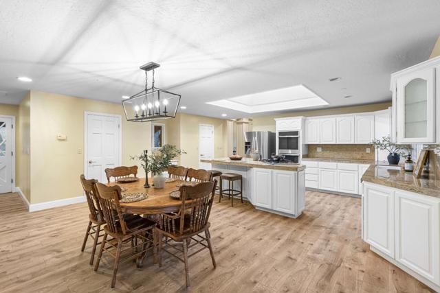 6915 Redwood Retreat Road, Gilroy CA: https://media.crmls.org/mediaz/f460072c-718d-42ec-9ab7-d80b087dfa9c.jpg