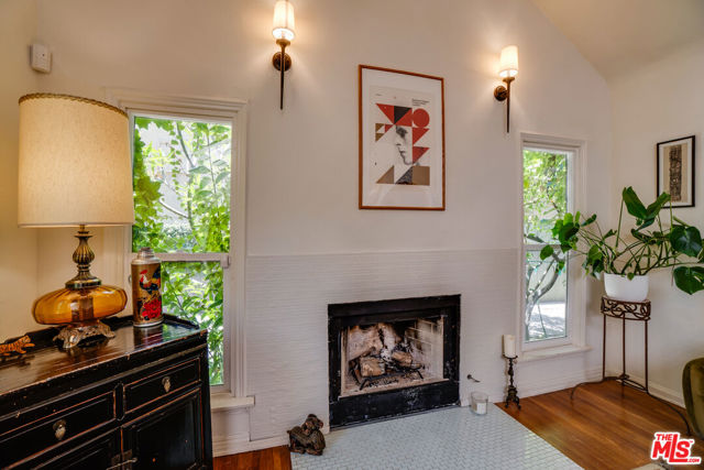 523 S Coronado Street, Los Angeles CA: https://media.crmls.org/mediaz/f4605f9c-f01c-4891-911f-aa918250cda3.jpg