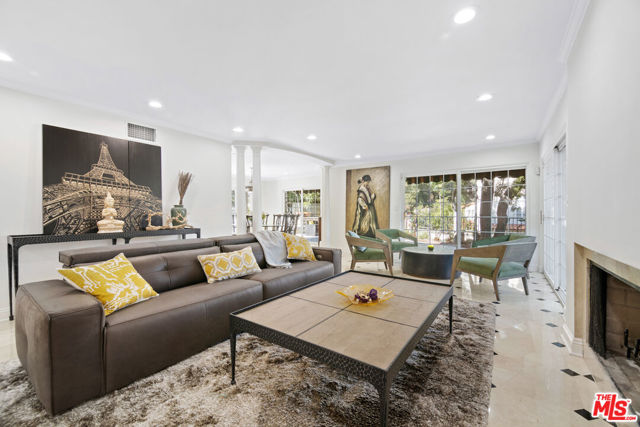 2461 Jupiter Drive, Los Angeles CA: https://media.crmls.org/mediaz/f461d83b-df53-4340-91f6-0025022e848a.jpg
