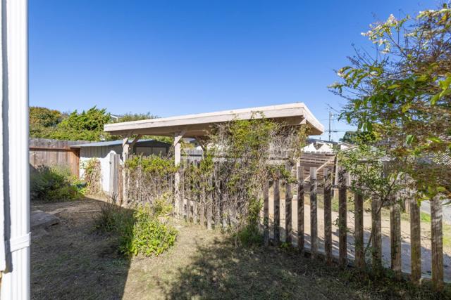 642 Cypress Street, Monterey CA: https://media.crmls.org/mediaz/f462179b-910d-454a-804a-3634c418b8d2.jpg