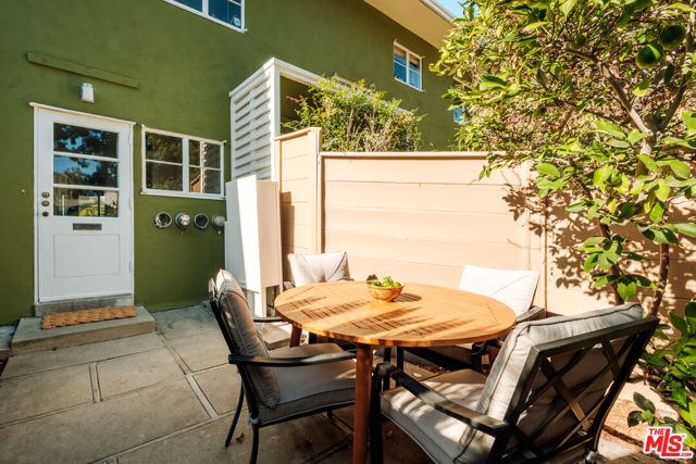 5273 Village, Los Angeles CA: https://media.crmls.org/mediaz/f4624878-e22a-4881-b6e7-5412f7ba575a.jpg