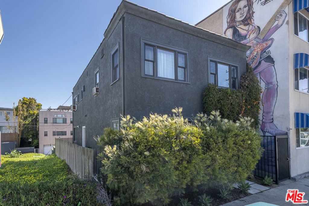 1900 Pacific Avenue