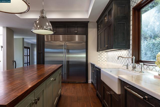 42 Tappan Ln, Orinda CA: https://media.crmls.org/mediaz/f4630269-fcf1-441c-92ac-3cbaed22c685.jpg