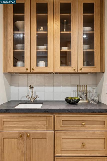 Image 18 of 60 For 3085 Avellano Drive