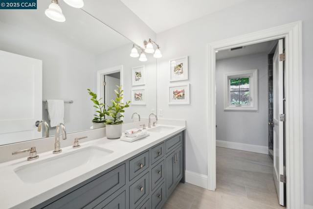 1204 Glen Rd, Lafayette CA: https://media.crmls.org/mediaz/f464b874-8f76-4536-8952-be1a74735e4e.jpg