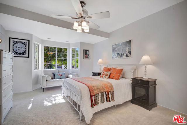 5252 Vanalden Avenue, Tarzana CA: https://media.crmls.org/mediaz/f464fdf8-227f-4af1-996a-35a0b4e4eeb8.jpg