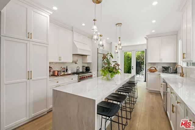 6410 W 6th Street, Los Angeles CA: https://media.crmls.org/mediaz/f46554a2-3e19-4a13-b3bf-34ede5df3529.jpg