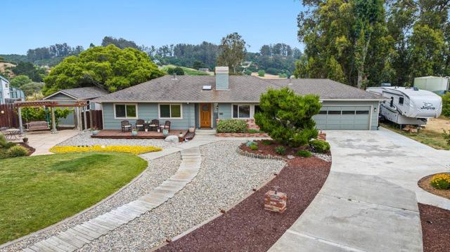 17529 Cross Road, Salinas CA: https://media.crmls.org/mediaz/f4658e86-b8c2-4b15-95bd-d8613554c9bd.jpg