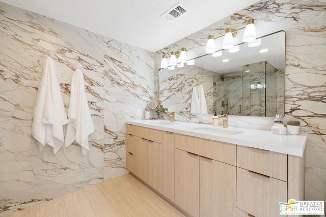 6 Joya Drive, Palm Desert CA: https://media.crmls.org/mediaz/f4667e1e-86b3-4b91-9c80-087791466090.jpg