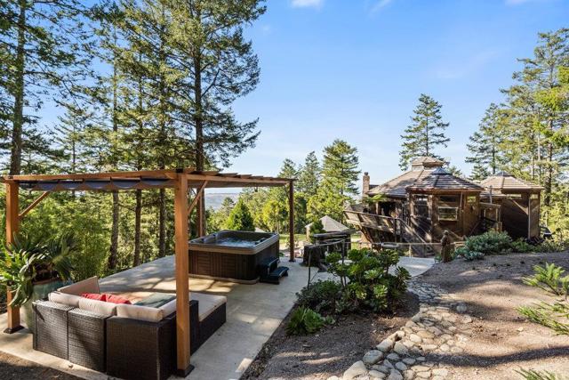 200 S Ranch Road, Pescadero CA: https://media.crmls.org/mediaz/f466964c-4848-42b0-bd2c-648e23de8928.jpg