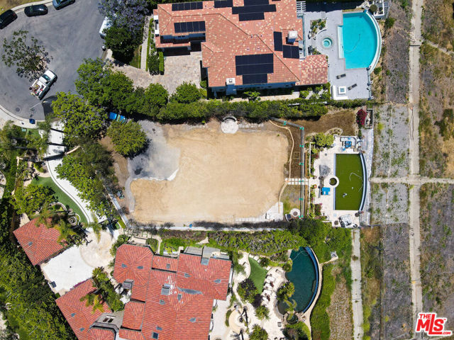 16864 Calle Bellevista, Pacific Palisades CA: https://media.crmls.org/mediaz/f467261a-a427-4053-840b-d4ed563a380d.jpg