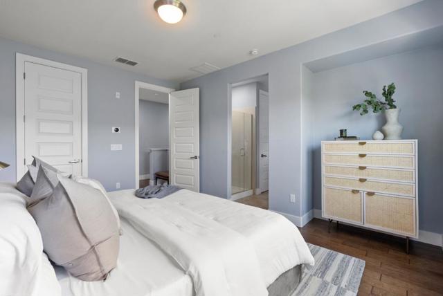 428 Derby Avenue, San Mateo CA: https://media.crmls.org/mediaz/f4672bed-573c-479d-9993-6122fff1de02.jpg