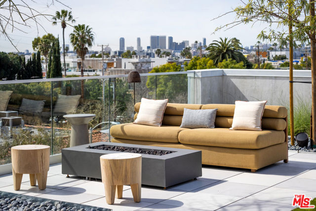 7617 Santa Monica Boulevard, West Hollywood CA: https://media.crmls.org/mediaz/f467335b-12d9-410b-b907-1c21306c8097.jpg