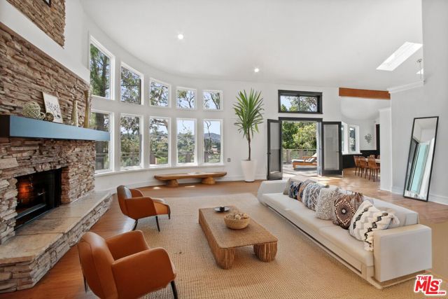 3553 Cody Road, Sherman Oaks CA: https://media.crmls.org/mediaz/f46874f8-dc80-4276-aaf3-294056a3c97e.jpg