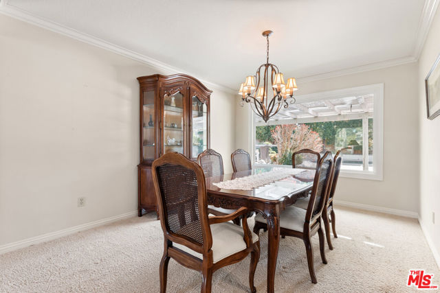 17992 Huntington Circle, Villa Park CA: https://media.crmls.org/mediaz/f4689c26-7b31-4378-8936-29d120526c0f.jpg