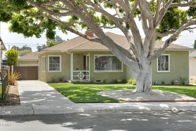 7933 Kenyon Avenue, Los Angeles CA: https://media.crmls.org/mediaz/f468dba0-99ad-4e16-a2f8-6c74dfed7fba.jpg