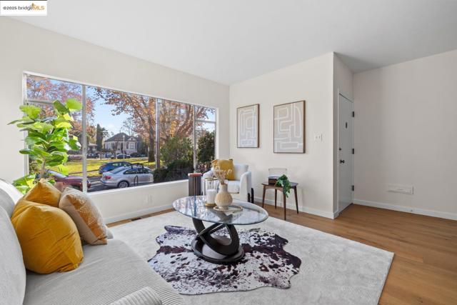 1241 Park Ave, Alameda CA: https://media.crmls.org/mediaz/f46a402b-f85f-4274-ab25-ea81449c9b10.jpg