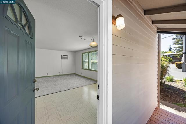 940 East St, Lafayette CA: https://media.crmls.org/mediaz/f46aa4ea-918d-4bc1-988f-0090c1eecfc5.jpg