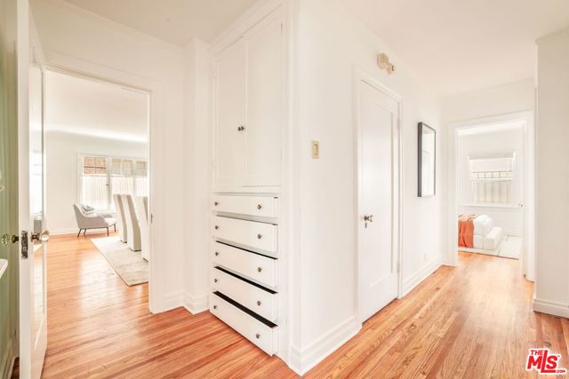 842 S Sycamore Avenue, Los Angeles CA: https://media.crmls.org/mediaz/f46bb925-52a2-4c2b-b1d5-ab01ac8c298c.jpg
