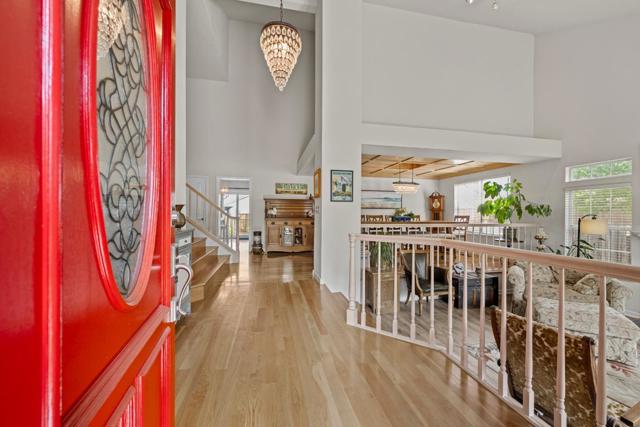 441 Tierra Del Sol, Hollister CA: https://media.crmls.org/mediaz/f46c2ea3-6f1e-4d0b-91f3-131b7320c947.jpg