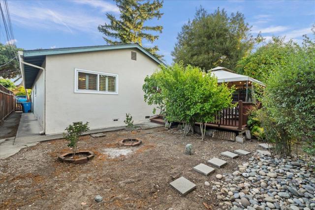 337 Roble Avenue, Redwood City CA: https://media.crmls.org/mediaz/f46c6365-175e-451f-bc93-6a944818822c.jpg