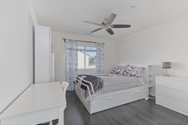 1889 Autumn Ln, Vista CA: https://media.crmls.org/mediaz/f46c7518-8585-4d35-80a3-5d9283e7d129.jpg