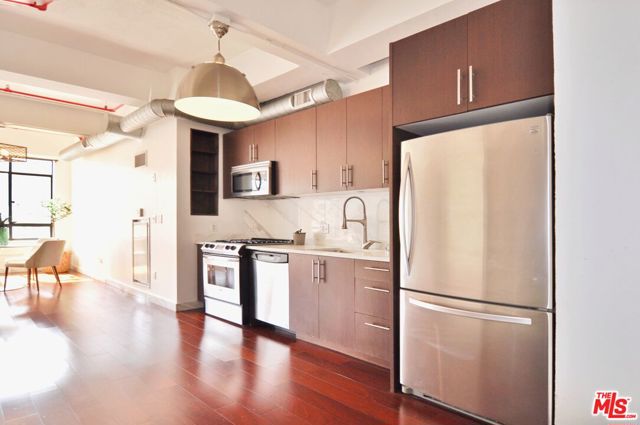 849 S Broadway, Los Angeles CA: https://media.crmls.org/mediaz/f46cc32c-9c5b-4960-949e-9dc5adca6a3f.jpg