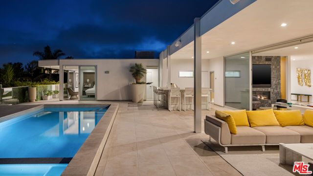 1476 Carla, Beverly Hills CA: https://media.crmls.org/mediaz/f46d52e1-e4a0-4433-9f1a-61dd492bf8c5.jpg