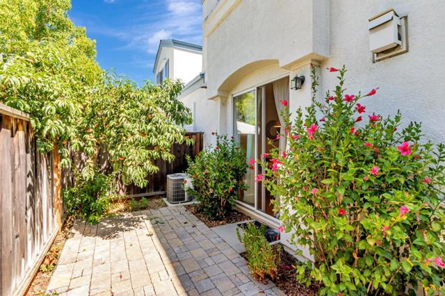 828 Monarch Lane, San Jose CA: https://media.crmls.org/mediaz/f46db6bb-2732-4d16-b642-cf6edd5dc951.jpg