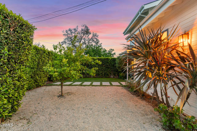 1813 N Avenue 55, Los Angeles CA: https://media.crmls.org/mediaz/f46e46bb-e38a-46b8-a47f-eab0b598320d.jpg
