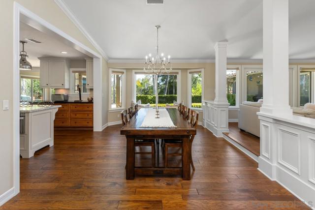 13627 Poway Springs Rd, Poway CA: https://media.crmls.org/mediaz/f46ea09b-fe82-4ec3-82c2-d9346ffb70f5.jpg