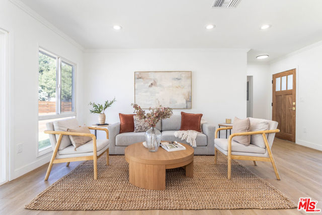 14365 Berg Street, Sylmar CA: https://media.crmls.org/mediaz/f46ecd9d-61ea-4a78-ad1e-3876350ac359.jpg