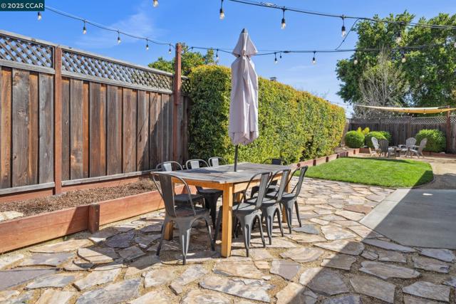822 Cortez Ct, Livermore CA: https://media.crmls.org/mediaz/f46ef212-5f10-40f9-ab46-d3df8656b3e8.jpg