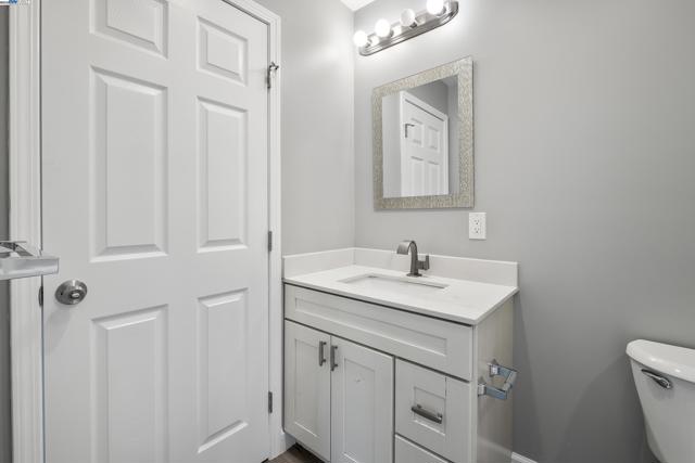 193 W Macarthur Blvd, Oakland CA: https://media.crmls.org/mediaz/f46f5122-3dba-42c8-bf3f-95c9449c6af4.jpg