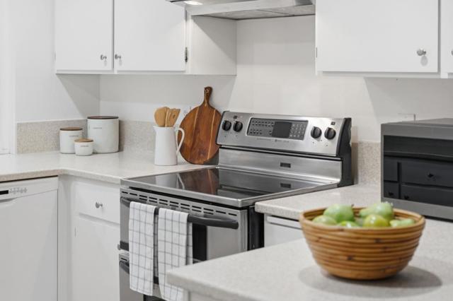 10969 Northshore Square, Cupertino CA: https://media.crmls.org/mediaz/f46fe887-6b1d-490f-aa2e-979ba667498e.jpg