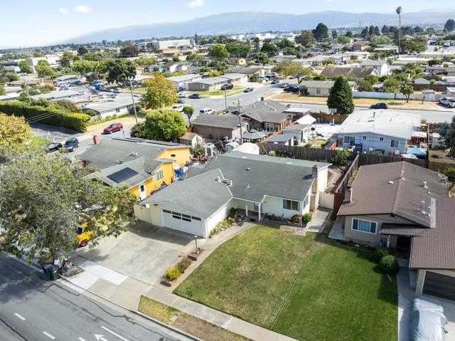 582 E Alvin Drive, Salinas CA: https://media.crmls.org/mediaz/f470584a-34b0-45c0-8918-5961b3fa480f.jpg