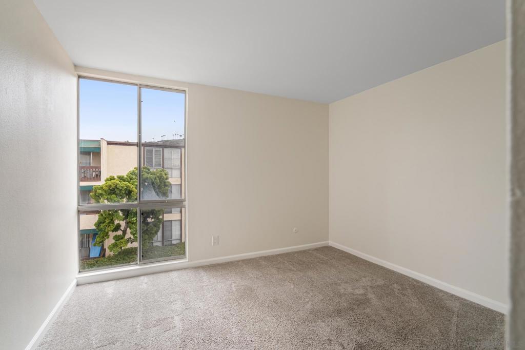 6455 La Jolla Blvd - photo 17