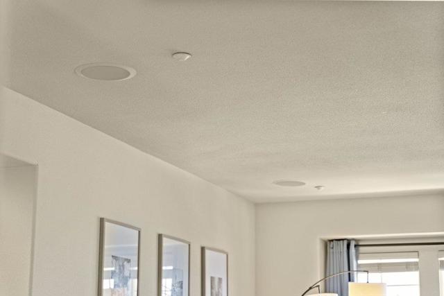 978 Martin Trail, Daly City CA: https://media.crmls.org/mediaz/f4715844-95a5-4ef3-b748-9cdda0fc3713.jpg