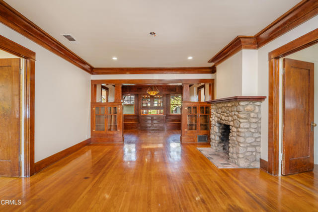 Detail Gallery Image 4 of 26 For 847 S Los Robles Ave, Pasadena,  CA 91106 - 3 Beds | 2 Baths