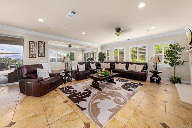 1863 Camino Mojave, Chula Vista CA: https://media.crmls.org/mediaz/f471c871-4622-448e-a58d-a182ca174fd6.jpg