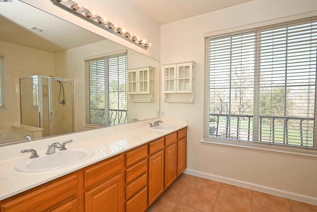 4189 Tessa Pl, Pleasanton CA: https://media.crmls.org/mediaz/f472557b-7e5d-41ce-a195-7ef12b1bb844.jpg