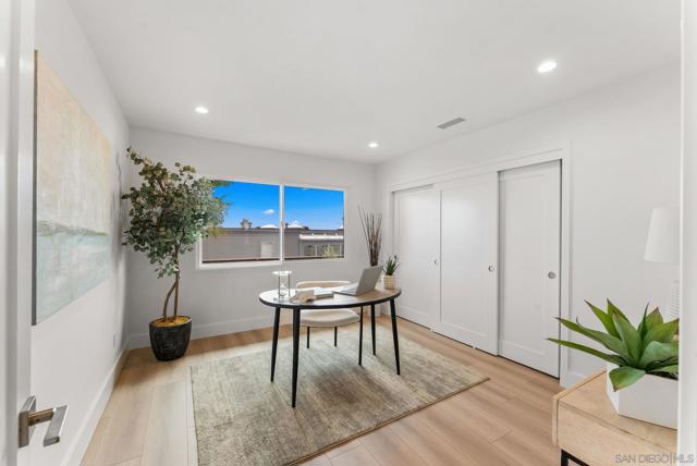 5576 Chelsea Ave, La Jolla CA: https://media.crmls.org/mediaz/f4732fda-46c2-4143-ae42-81cc8219408c.jpg