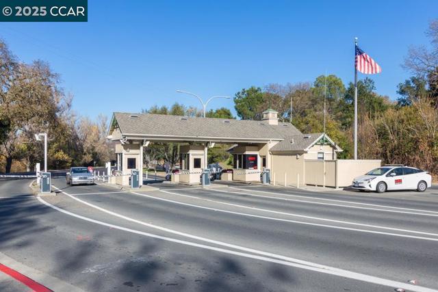 3520 Rossmoor Parkway, Walnut Creek CA: https://media.crmls.org/mediaz/f4738e96-04c8-46b8-8e17-d92c7f9f5fd3.jpg