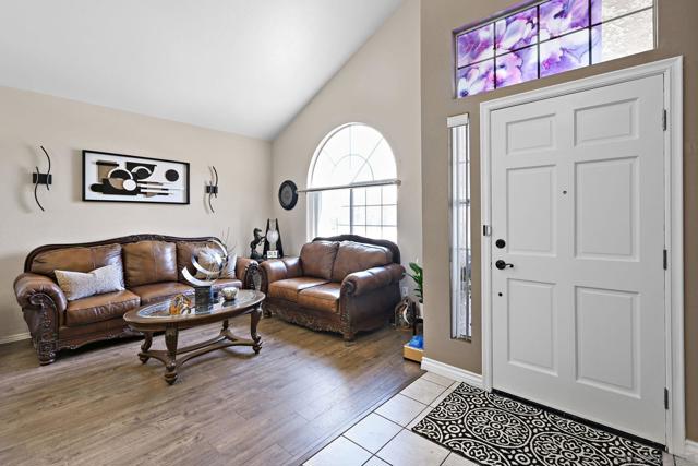 1340 Corte Lira, San Marcos CA: https://media.crmls.org/mediaz/f4749357-d9c7-4dfc-a5a5-72e7d88fccc6.jpg