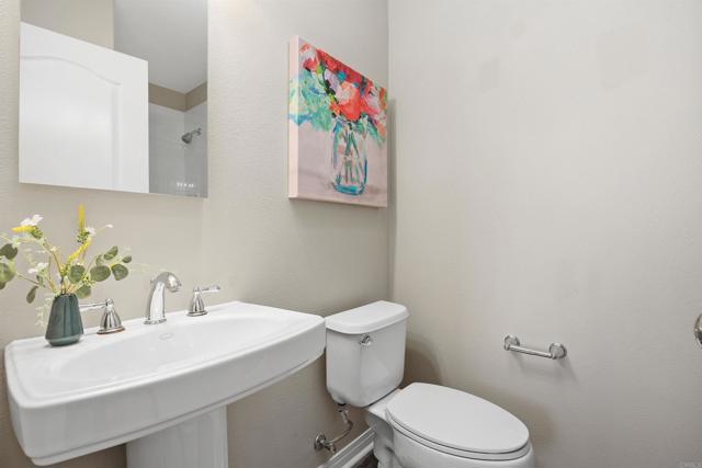2258 Aventurine Place, Carlsbad CA: https://media.crmls.org/mediaz/f474b7ec-66e1-4ace-9bc4-7894327fe993.jpg