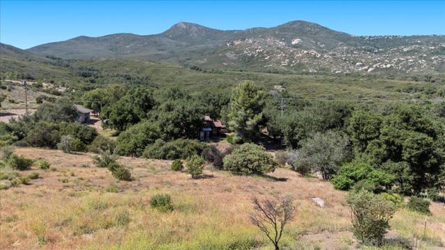12220 Rebel Wind Rd, Descanso CA: https://media.crmls.org/mediaz/f4751b40-fca0-4a4a-87a9-7d6e28877086.jpg