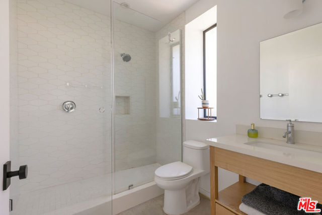 1403 Eagle Vista Drive, Los Angeles CA: https://media.crmls.org/mediaz/f4762a78-4cad-4c66-a8c4-0c0125f45d16.jpg