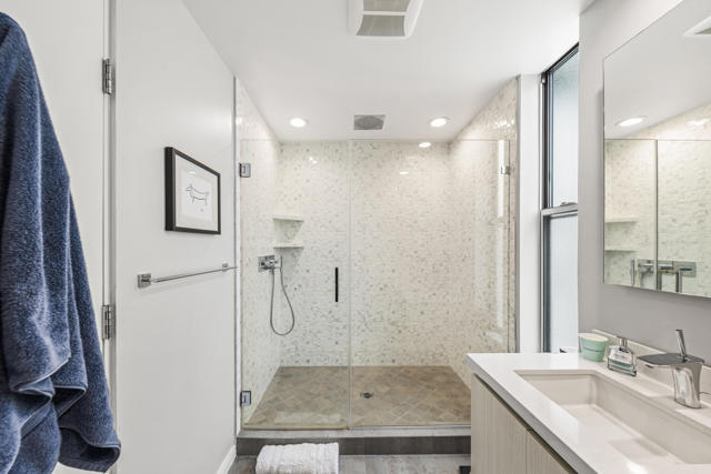 Image 24 of 30 For 344 Goleta Way